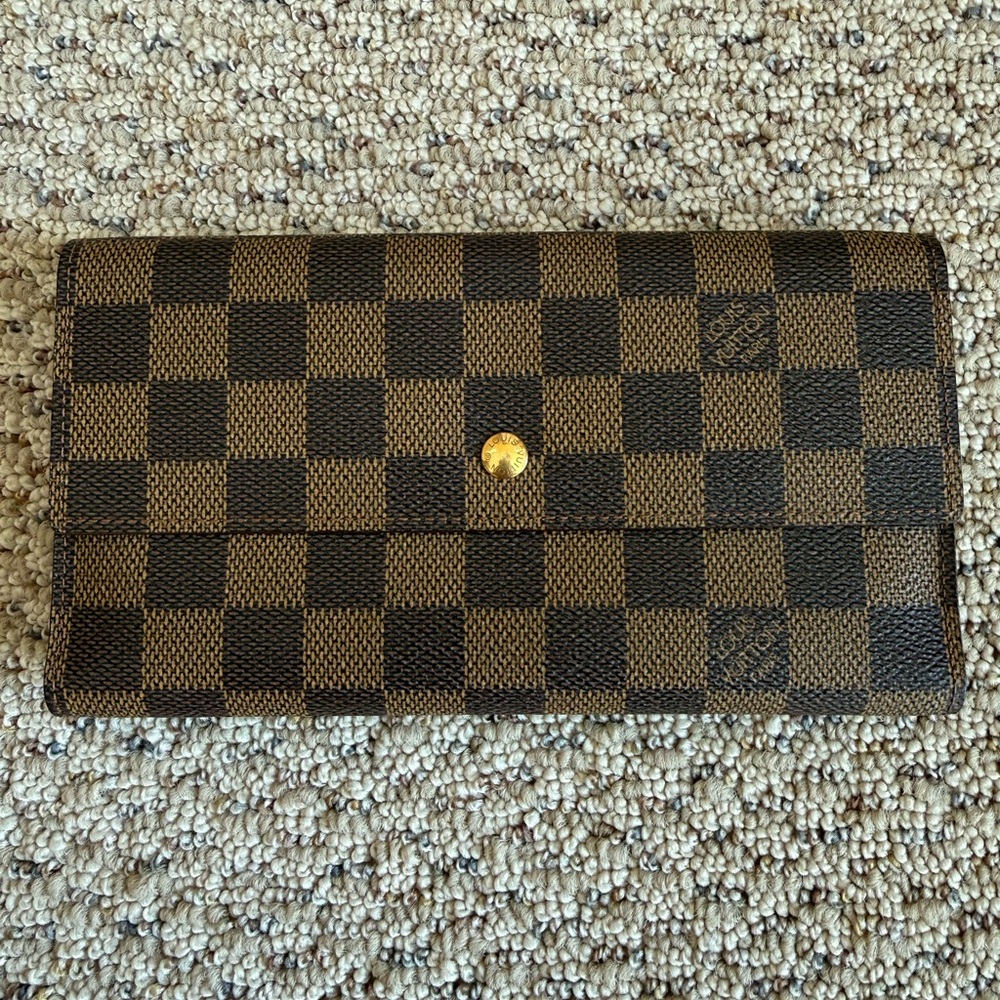 Louis Vuitton Damier Ebene long Wallet